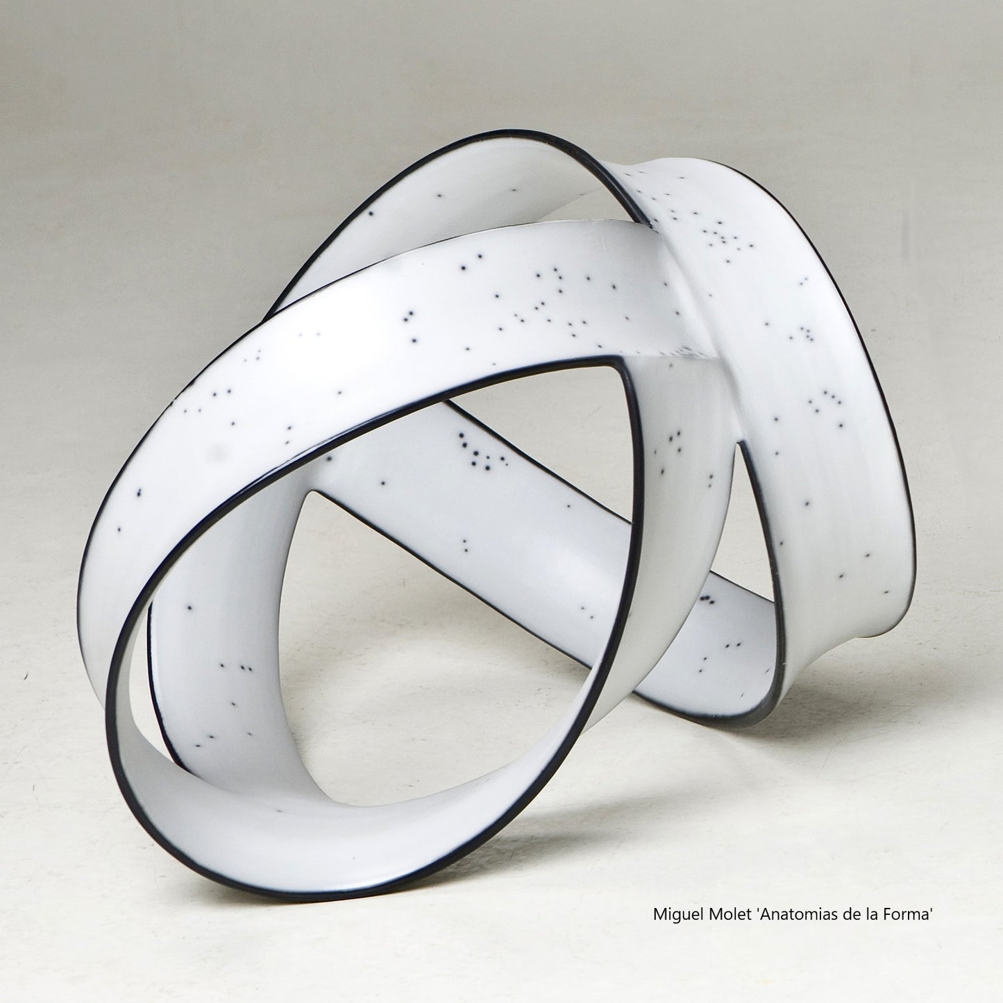 Tanah Liat Periuk Batu Putih PRAI 27.6lb (Kon 6 - 10)