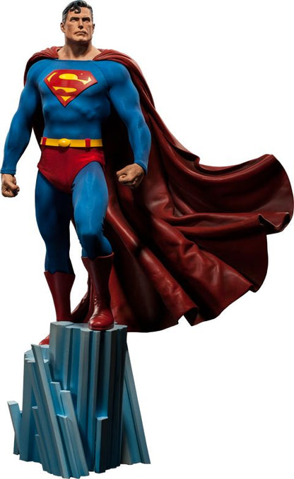 Figura Superman formato premium de Sideshow Collectibles