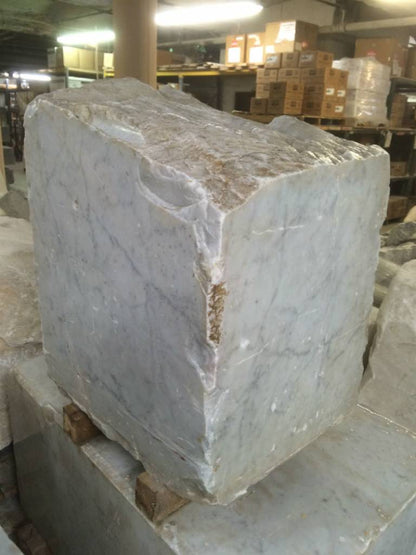 670lb Carrara Bianco blue/gray 21x21x17 #341015