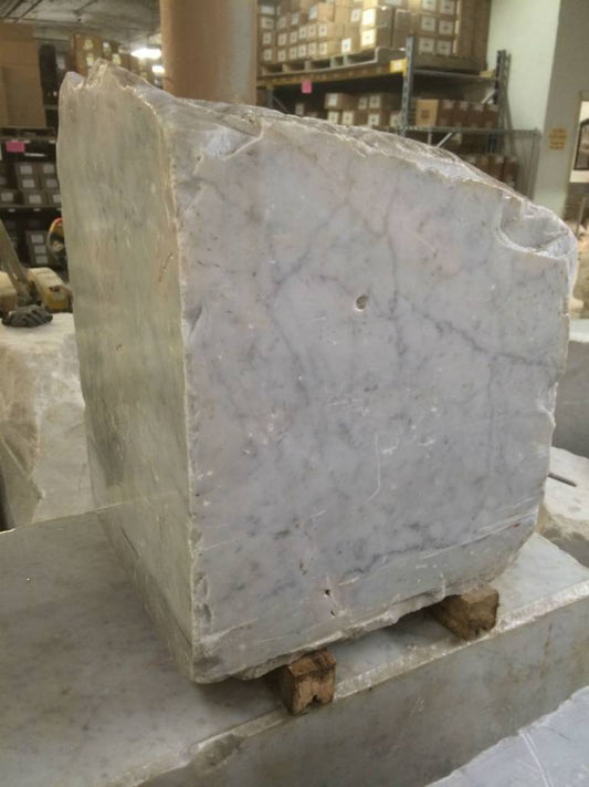 740lb Carrara Bianco blue/gray 24x20x17 #341015